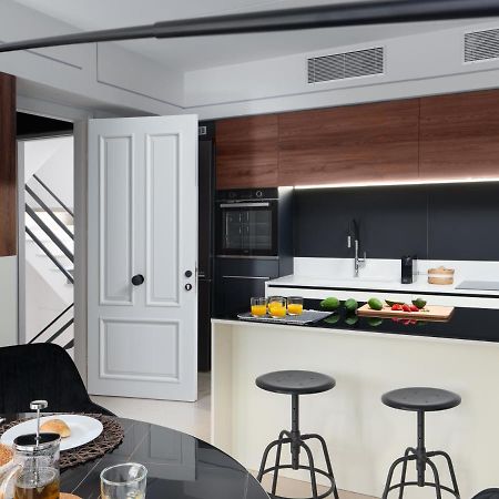 The H Experience - Stylish 2Bd Apt With Balcony In Heraklion Center Exteriör bild